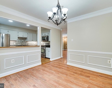 5708 Heritage Crossing Court - Photo Thumbnail 16