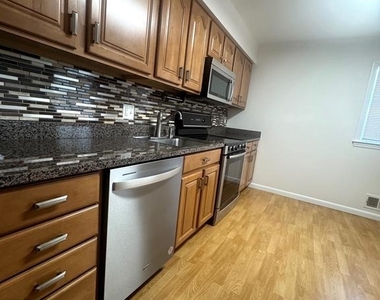 6718 Chestnut Oak Lane - Photo Thumbnail 2