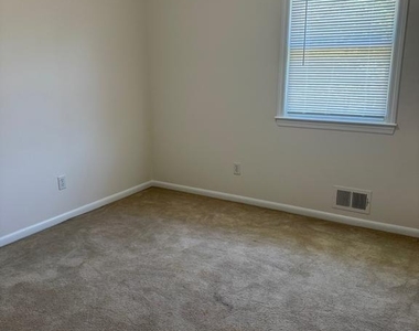 6718 Chestnut Oak Lane - Photo Thumbnail 11