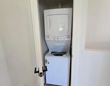 1401 Charles Street - Photo Thumbnail 13