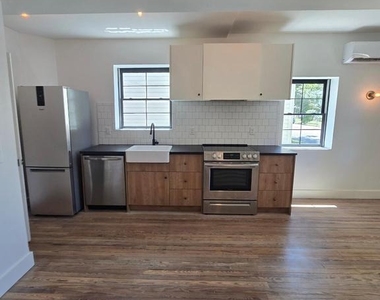 1401 Charles Street - Photo Thumbnail 7