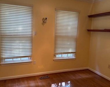5149 Woodmire Lane - Photo Thumbnail 15