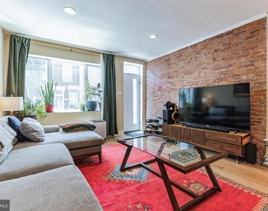 2035 Mountain Street - Photo Thumbnail 8