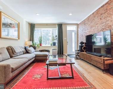 2035 Mountain Street - Photo Thumbnail 7