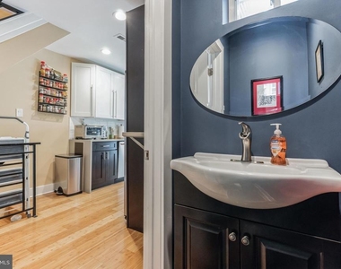 2035 Mountain Street - Photo Thumbnail 17