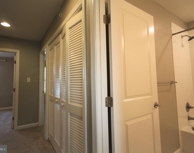 228 Compass Drive - Photo Thumbnail 12