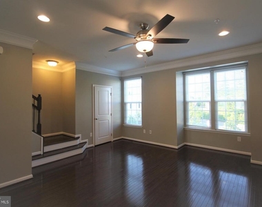 228 Compass Drive - Photo Thumbnail 6
