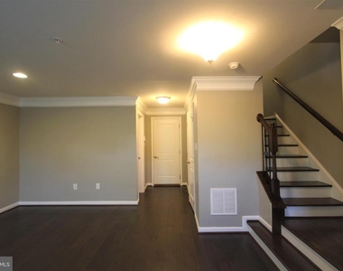 228 Compass Drive - Photo Thumbnail 5