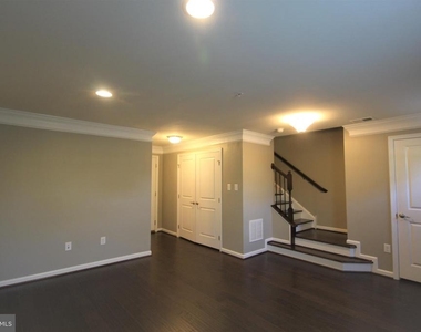 228 Compass Drive - Photo Thumbnail 3