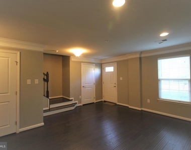 228 Compass Drive - Photo Thumbnail 2