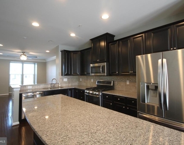 228 Compass Drive - Photo Thumbnail 7
