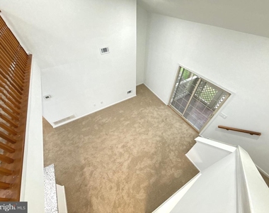 1512 Foxmeadow Circle - Photo Thumbnail 16