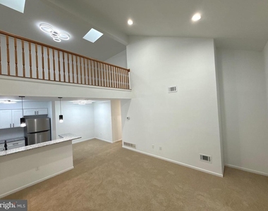 1512 Foxmeadow Circle - Photo Thumbnail 9
