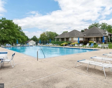 1512 Foxmeadow Circle - Photo Thumbnail 30