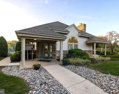1512 Foxmeadow Circle - Photo Thumbnail 27