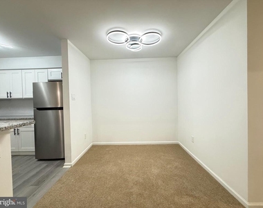 1512 Foxmeadow Circle - Photo Thumbnail 3