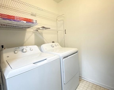 1512 Foxmeadow Circle - Photo Thumbnail 25