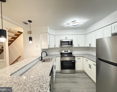 1512 Foxmeadow Circle - Photo Thumbnail 4