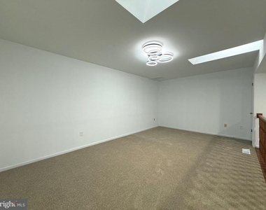 1512 Foxmeadow Circle - Photo Thumbnail 11