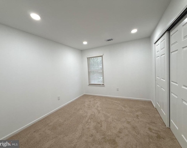 1512 Foxmeadow Circle - Photo Thumbnail 19
