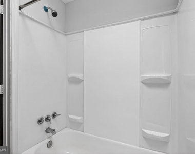 125 W 21st Street - Photo Thumbnail 14
