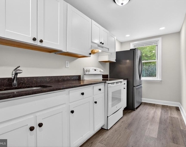 125 W 21st Street - Photo Thumbnail 7