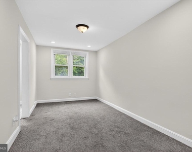 125 W 21st Street - Photo Thumbnail 4