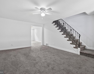 125 W 21st Street - Photo Thumbnail 2