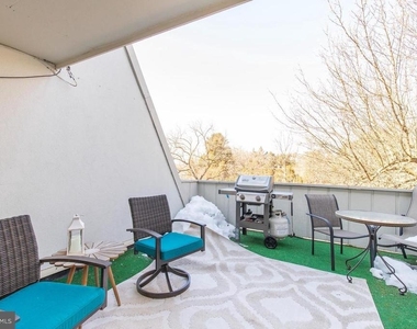 254 Summit House - Photo Thumbnail 19