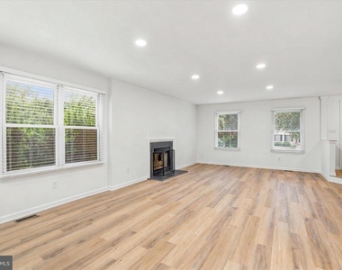 507 Pickering Station Drive - Photo Thumbnail 5