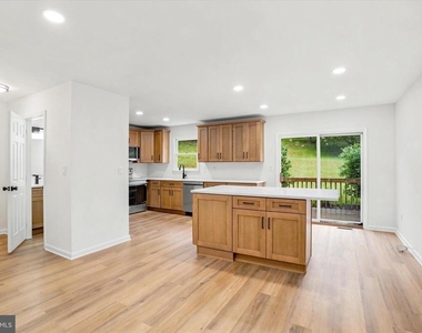 507 Pickering Station Drive - Photo Thumbnail 3