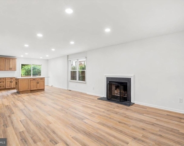 507 Pickering Station Drive - Photo Thumbnail 4