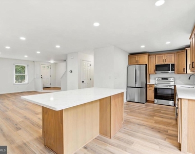 507 Pickering Station Drive - Photo Thumbnail 2