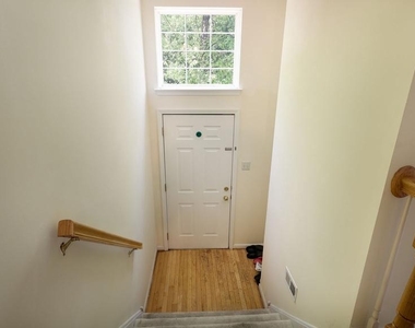 137 Weybridge Drive - Photo Thumbnail 4