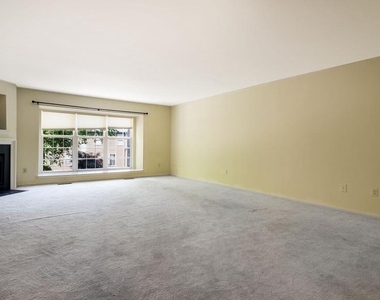 137 Weybridge Drive - Photo Thumbnail 8