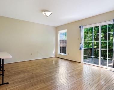 137 Weybridge Drive - Photo Thumbnail 11