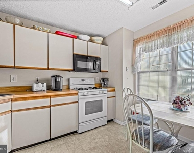 656 Covington Court - Photo Thumbnail 17