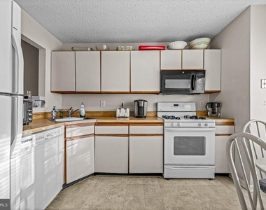 656 Covington Court - Photo Thumbnail 13