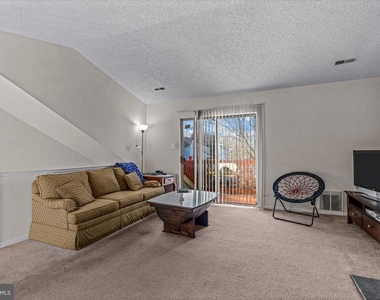 656 Covington Court - Photo Thumbnail 5