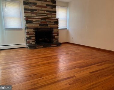 400 N Packard Street - Photo Thumbnail 5