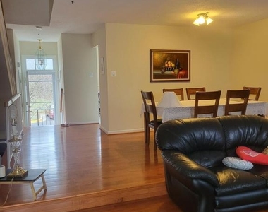 7913 Brooks Place - Photo Thumbnail 15