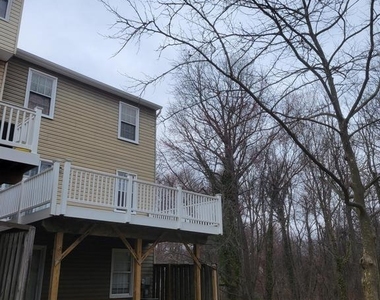 7913 Brooks Place - Photo Thumbnail 5