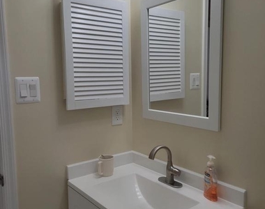 7913 Brooks Place - Photo Thumbnail 11