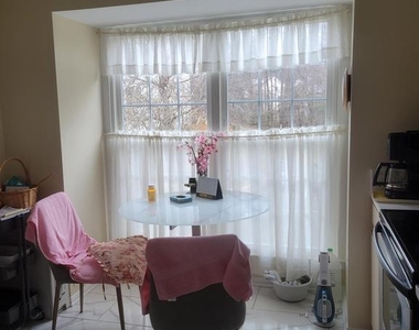 7913 Brooks Place - Photo Thumbnail 8