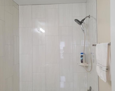 7913 Brooks Place - Photo Thumbnail 12
