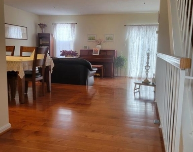 7913 Brooks Place - Photo Thumbnail 7
