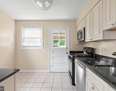 2022 Oliver Street - Photo Thumbnail 13