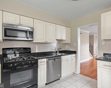 2022 Oliver Street - Photo Thumbnail 15