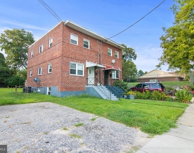 2022 Oliver Street - Photo Thumbnail 1