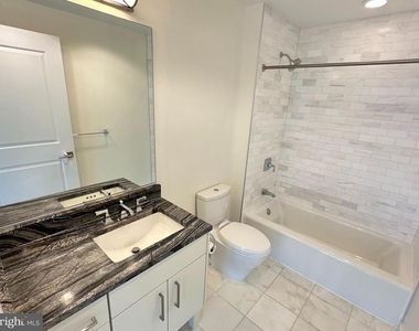 7171 Woodmont Avenue - Photo Thumbnail 5
